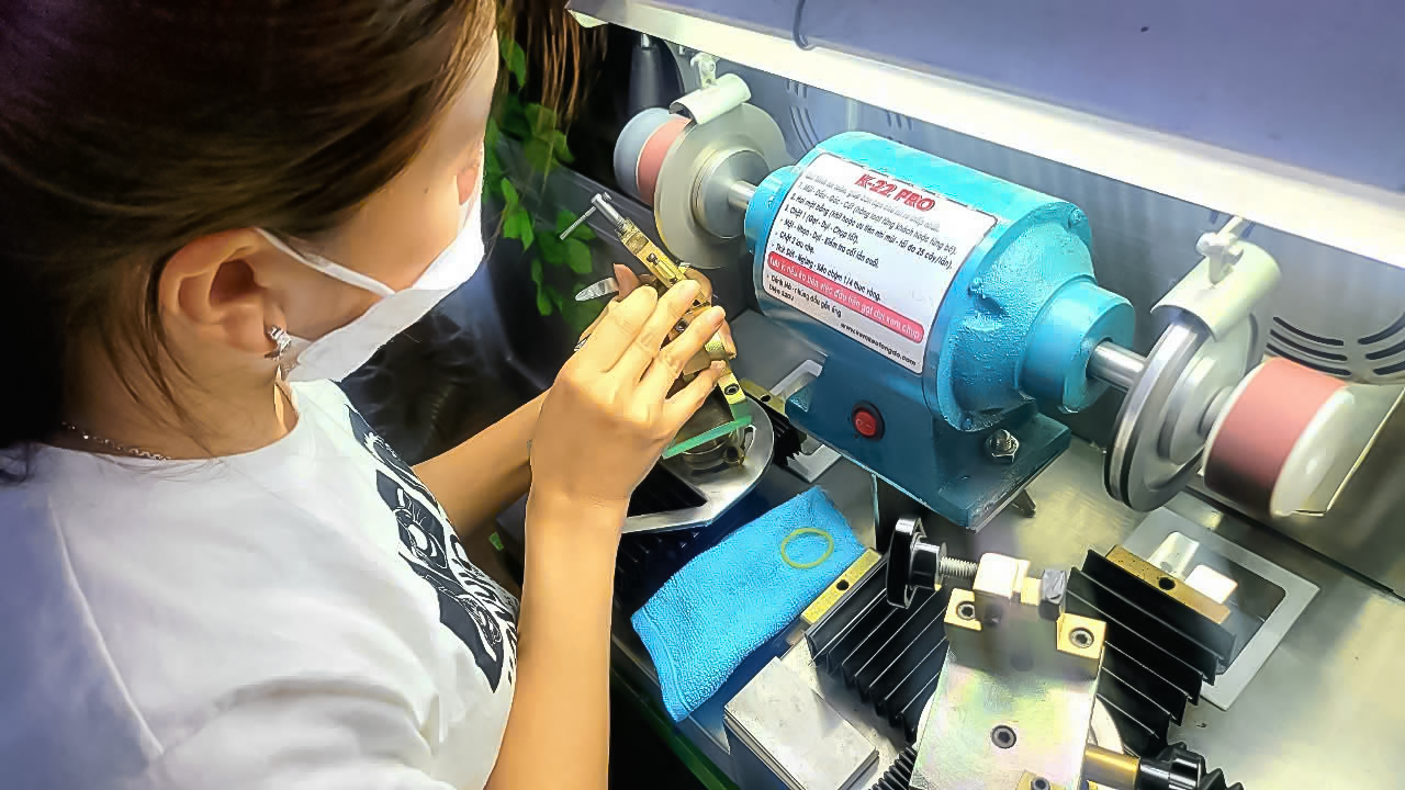 DỤNG CỤ MÀI KỀM CHUYÊN NGHIỆP: NỀN TẢNG VỮNG CHẮC CHO NGƯỜI HỌC NGHỀ